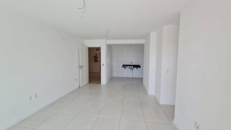 Imagem Apartamento com 3 Quartos à Venda, 90 m²em Guararapes - Fortaleza