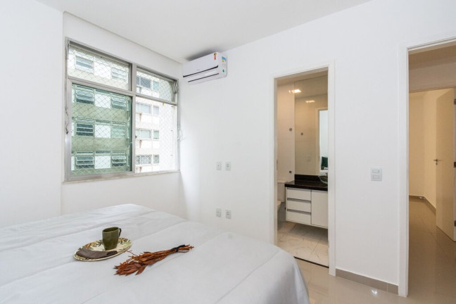 Imagem Apartamento com 2 Quartos à Venda, 68 m² em Lagoa - Rio De Janeiro