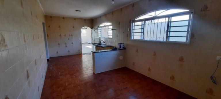 Imagem Casa com 3 Quartos à Venda, 270 m² em Centro - Guararapes