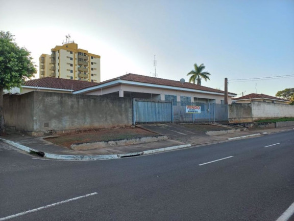 Imagem Casa com 3 Quartos à Venda, 176 m² em Centro - Guararapes