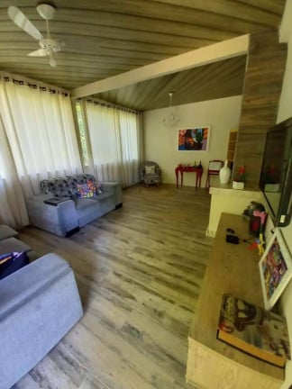 Imagem Casa com 3 Quartos à Venda, 8 m² em Amparo - Nova Friburgo