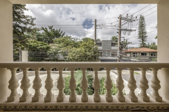 Casa com 3 Quartos à Venda,  em Jardim Europa - São Paulo