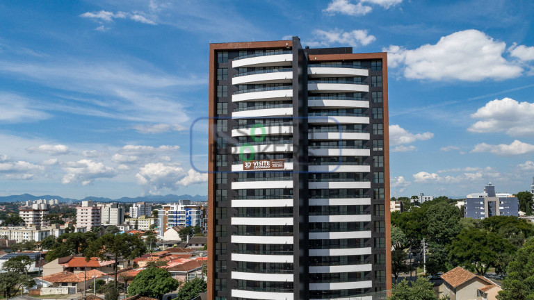 Apartamento com 3 Quartos à Venda,  em Bacacheri - Curitiba