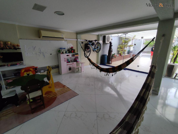 Imagem Casa com 3 Quartos à Venda, 310 m² em Sitio Cercado - Curitiba