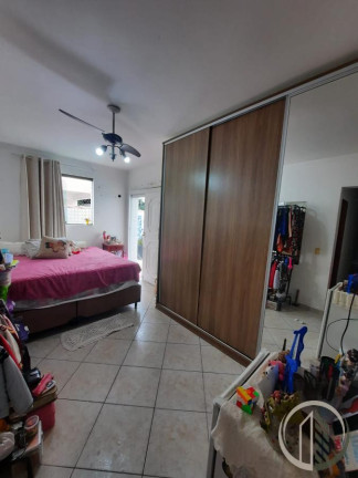 Imagem Casa com 4 Quartos à Venda, 180 m² em Boqueirão - Santos