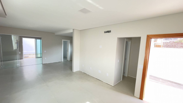 Imagem Casa com 3 Quartos à Venda, 180 m² em Centro - Barra Velha