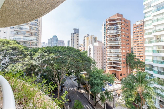 Apartamento com 3 Quartos à Venda, 243 m² em Vila Uberabinha - São Paulo