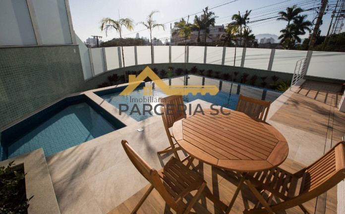 Imagem Apartamento com 2 Quartos à Venda, 68 m² em Capoeiras - Florianópolis