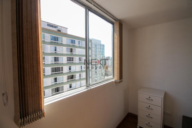 Imagem Apartamento com 2 Quartos à Venda, 60 m² em Centro - Curitiba