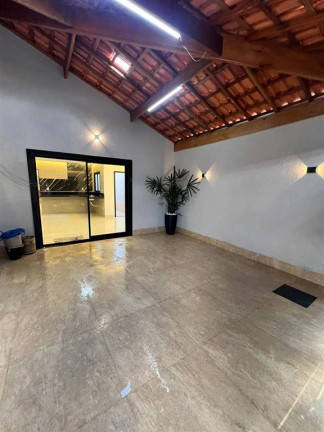 Imagem Casa com 3 Quartos à Venda, 110 m² em Vila Tupi - Praia Grande