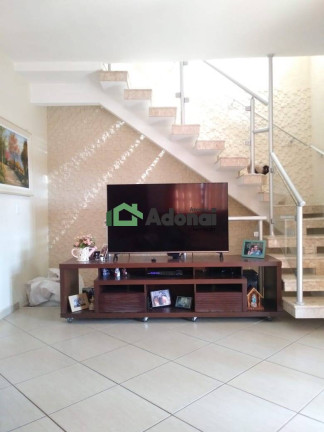 Imagem Casa com 4 Quartos à Venda, 242 m² em Jordanésia - Cajamar