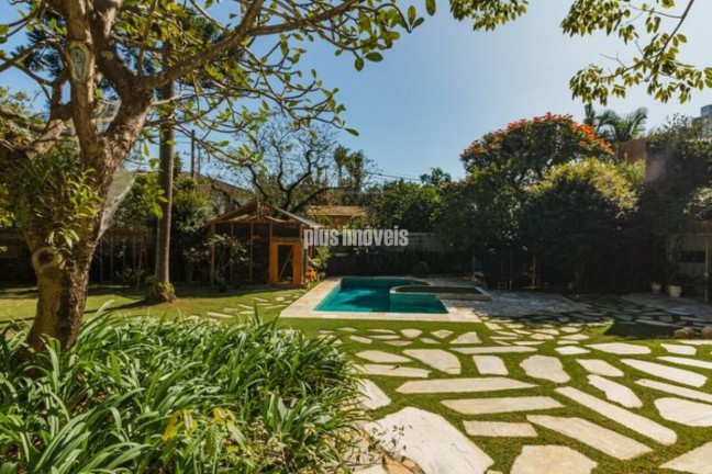 Casa com 4 Quartos à Venda, 878 m² em Jardim Guedala - São Paulo