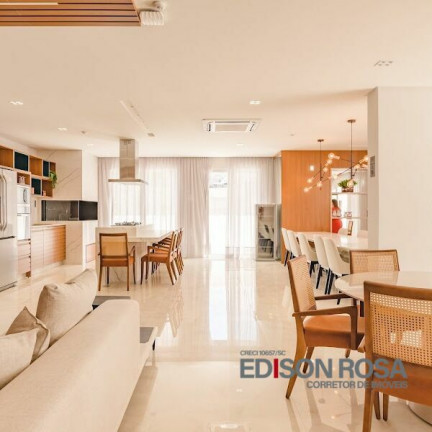 Imagem Apartamento com 2 Quartos à Venda, 95 m² em Centro - Florianópolis