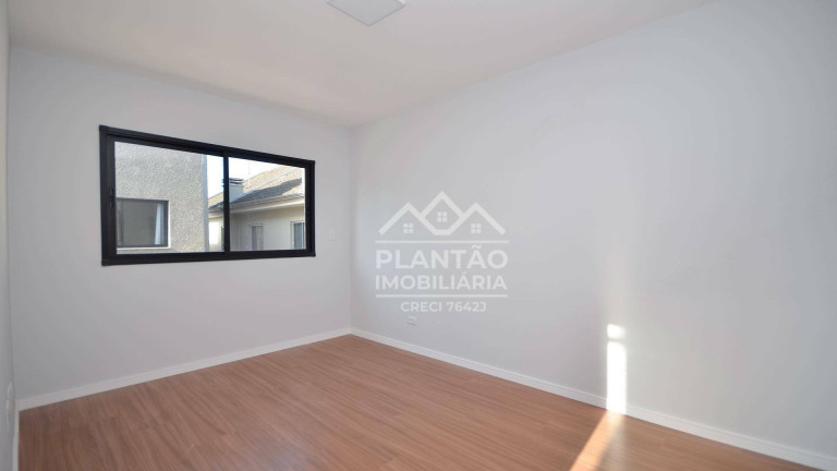 Foto do imóvel: Sobrado com 3 Quartos à Venda, 105 m² em Uberaba - Curitiba