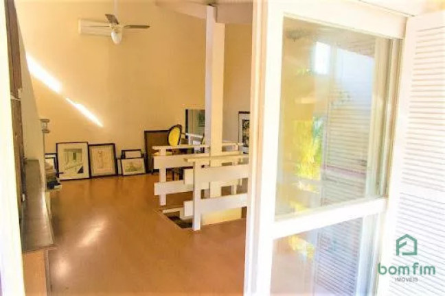 Imagem Casa com 4 Quartos à Venda, 301 m² em Ipanema - Porto Alegre