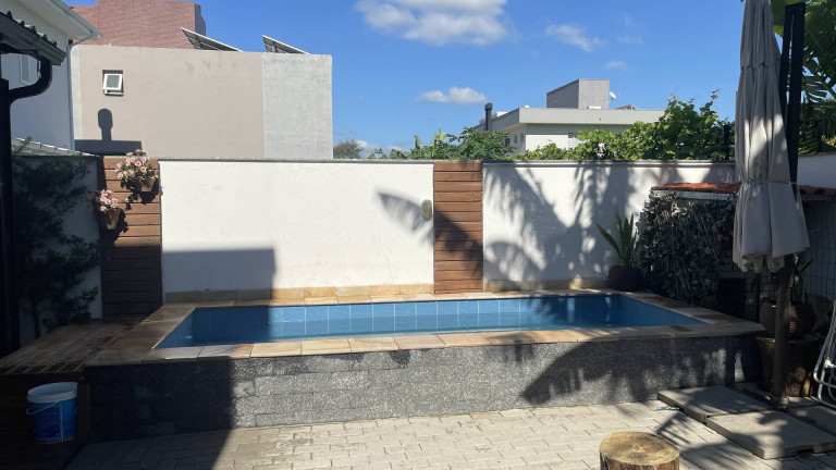 Imagem Casa com 3 Quartos à Venda, 215 m² em Cachoeira Do Bom Jesus - Florianópolis