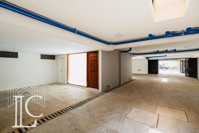Casa com 3 Quartos à Venda, 352 m² em Moema - São Paulo
