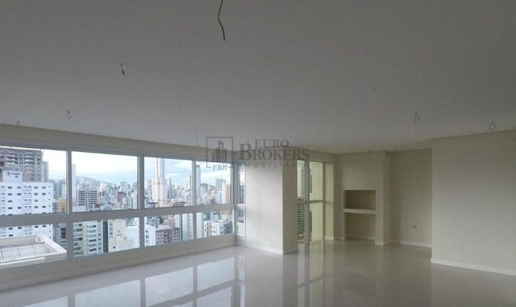 Imagem Apartamento com 4 Quartos à Venda, 140 m² em Centro - Balneário Camboriú