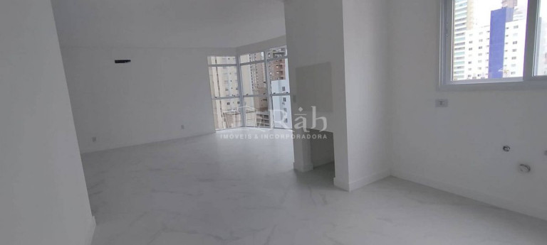 Imagem Apartamento com 3 Quartos à Venda, 118 m² em Centro - Balneário Camboriú