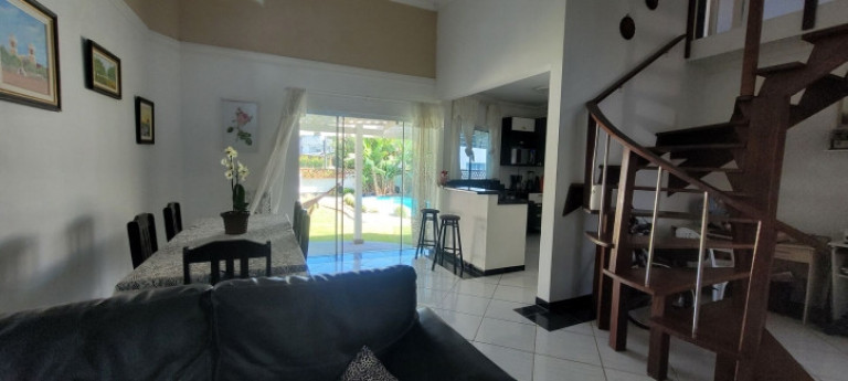 Imagem Casa com 3 Quartos à Venda, 450 m² em Cachoeira Do Bom Jesus - Florianópolis