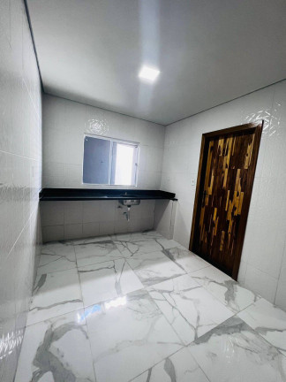 Imagem Casa com 3 Quartos à Venda, 220 m² em Tijucal - Cuiabá
