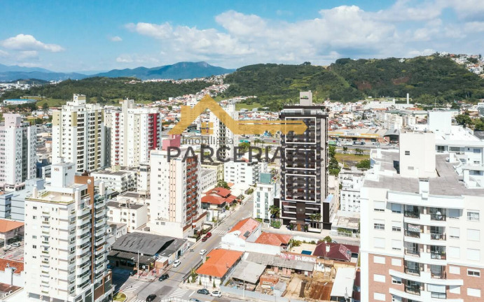 Imagem Loft com 1 Quarto à Venda, 49 m² em Kobrasol - São José