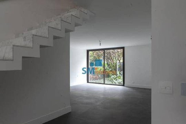 Casa com 5 Quartos à Venda, 410 m² em Alto De Pinheiros - São Paulo