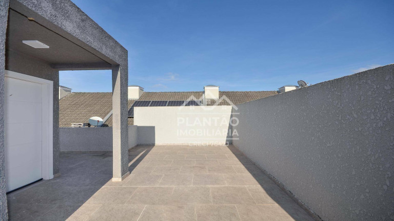 Foto do imóvel: Sobrado com 3 Quartos à Venda, 105 m² em Uberaba - Curitiba