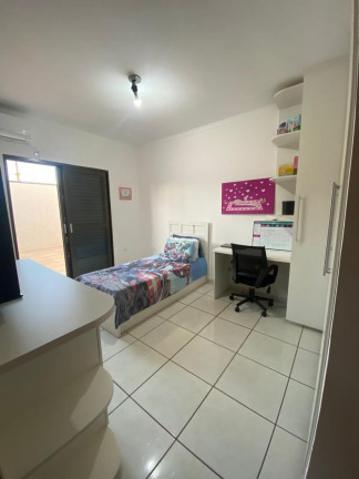 Imagem Casa com 3 Quartos à Venda, 198 m² em Vila Alba - Campo Grande