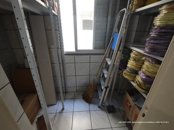 Imagem Apartamento com 2 Quartos à Venda, 70 m² em Centro - Florianópolis