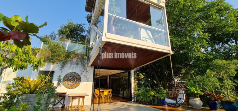 Casa com 4 Quartos à Venda, 1.044 m² em Vila Ipojuca - São Paulo