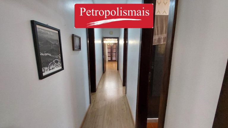 Imagem Casa com 4 Quartos à Venda, 274 m² em São Sebastião - Petrópolis