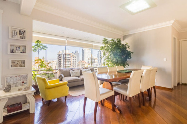 Imagem Apartamento com 3 Quartos à Venda, 200 m² em Petrópolis - Porto Alegre