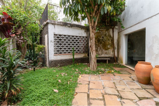 Casa com 3 Quartos à Venda, 300 m² em Pacaembu - São Paulo