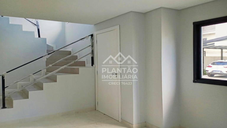 Foto do imóvel: Sobrado com 3 Quartos à Venda, 105 m² em Uberaba - Curitiba