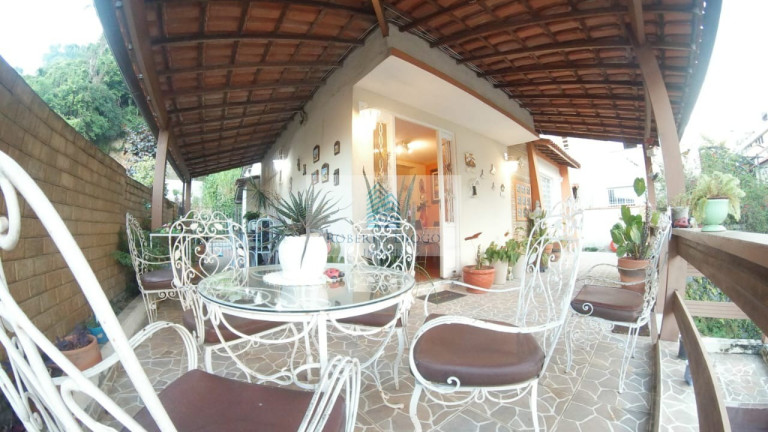 Imagem Casa com 3 Quartos à Venda, 590 m² em Santa Rosa - Niterói