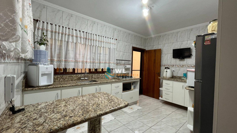 Imagem Casa com 3 Quartos à Venda, 190 m² em Santo Antônio - Louveira