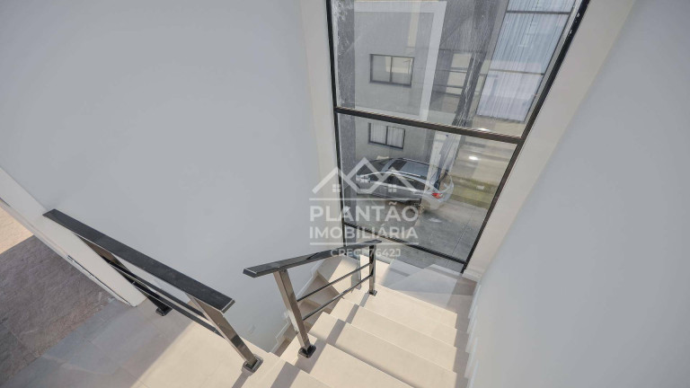 Foto do imóvel: Sobrado com 3 Quartos à Venda, 105 m² em Uberaba - Curitiba