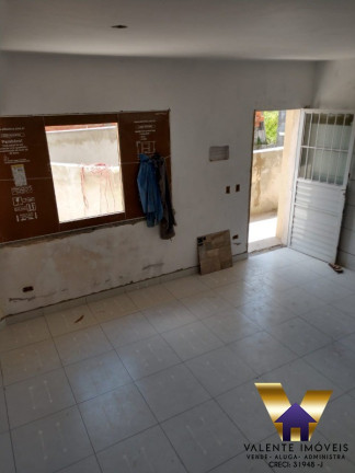 Imagem Casa com 2 Quartos para Alugar,  em Jardim Vitória - Caieiras