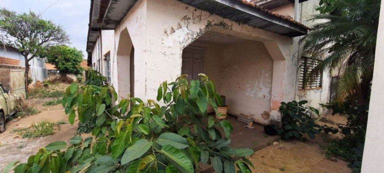 Imagem Casa com 3 Quartos à Venda, 300 m² em Centro - Guararapes