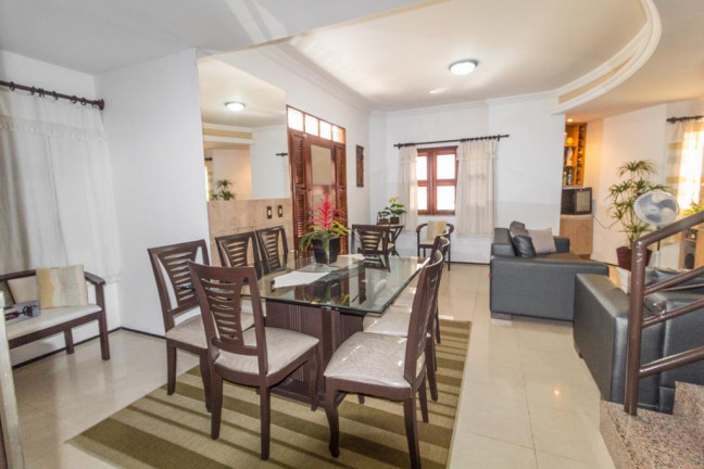 Casa com 4 Quartos à Venda, 154 m² em Sapiranga - Fortaleza