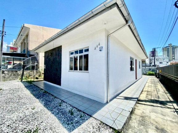 Imagem Casa com 3 Quartos à Venda, 264 m² em Kobrasol - São José