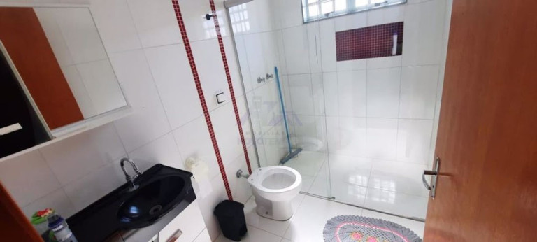 Imagem Casa com 3 Quartos à Venda, 185 m² em Centro - Guararapes