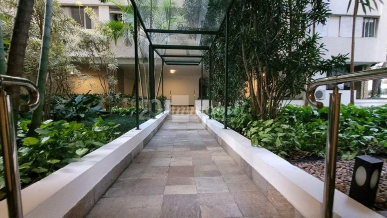 Apartamento com 2 Quartos à Venda, 68 m² em Jardins - São Paulo