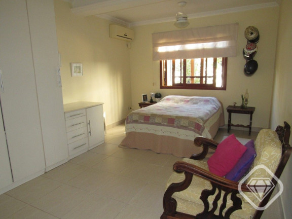 Imagem Casa de Condomínio com 3 Quartos à Venda, 331 m² em Tristeza - Porto Alegre