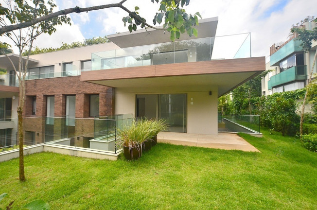 Casa com 4 Quartos à Venda, 627 m² em Alto De Pinheiros - São Paulo