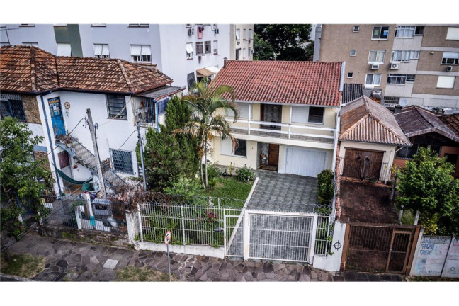 Imagem Casa com 2 Quartos à Venda, 149 m² em Passo Da Areia - Porto Alegre