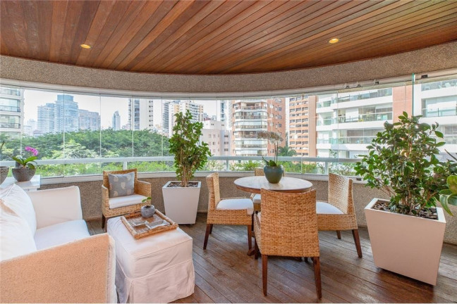 Imagem Apartamento com 3 Quartos à Venda, 243 m² em Vila Uberabinha - São Paulo