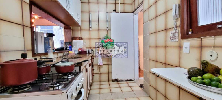 Imagem Apartamento com 2 Quartos à Venda, 80 m² em Copacabana - Rio De Janeiro