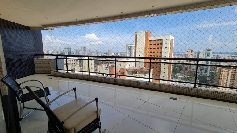 Imagem Apartamento com 4 Quartos à Venda, 385 m² em Jurunas - Belém